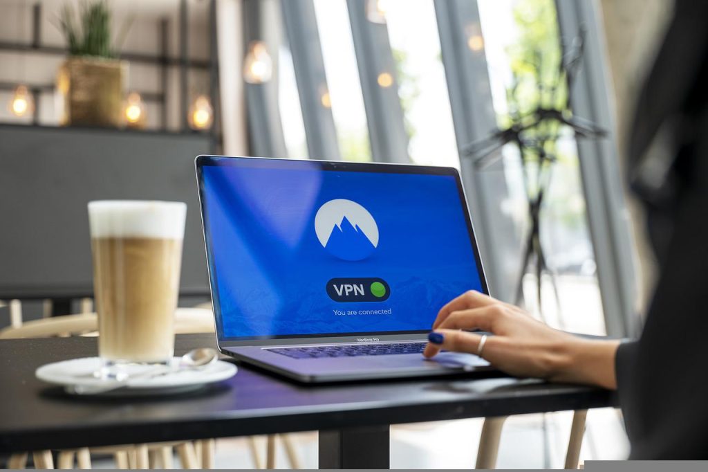 EL uso de VPN es clave para protegernos en redes públicas